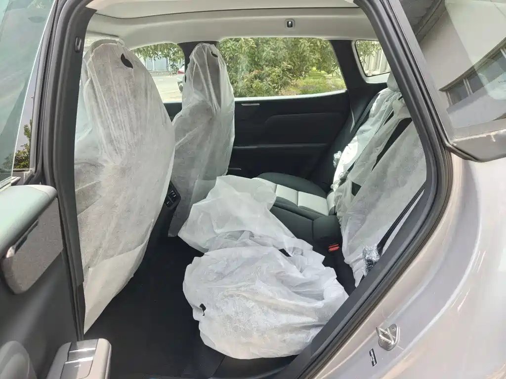 Volvo XC70 PHEV 沃尔沃XC70插电式混动 2026款 四驱超长续航Core
