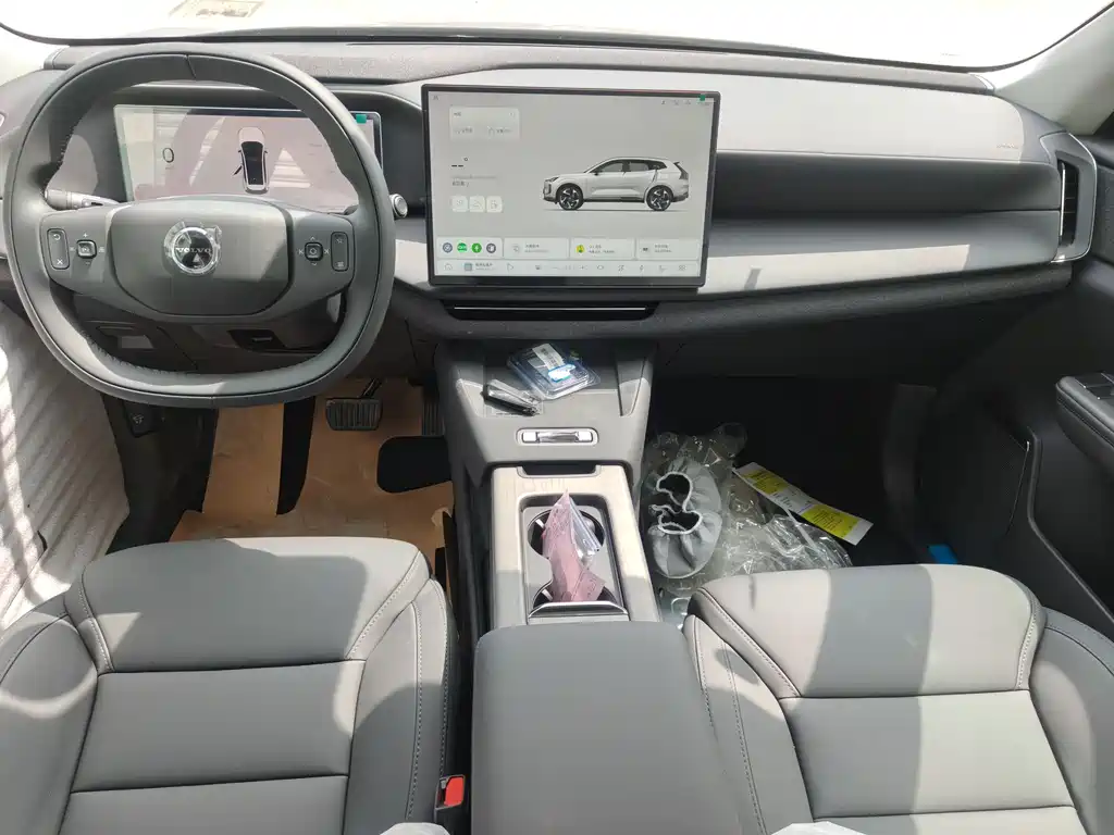 Volvo XC70 PHEV 沃尔沃XC70插电式混动 2026款 四驱超长续航Core