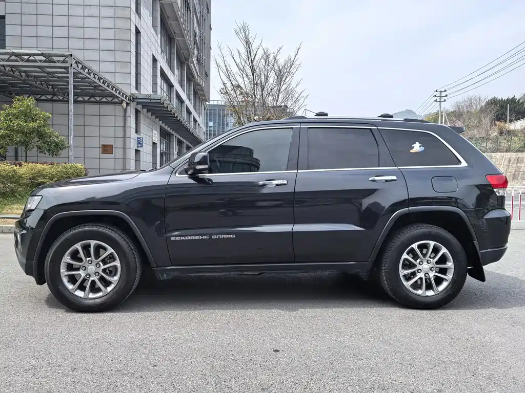 Grand Cherokee (Import) 3.0 L Comfort Enjoyment Navigation