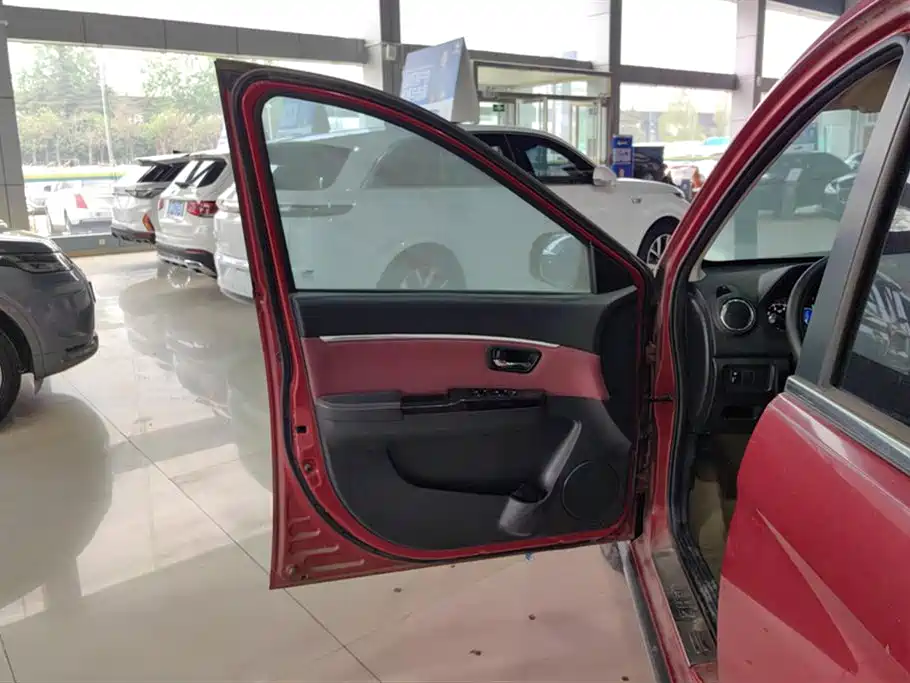 BAIC Huansu H2 北汽幻速H2 2015款 1.5 L AMT舒适型BJ415 C