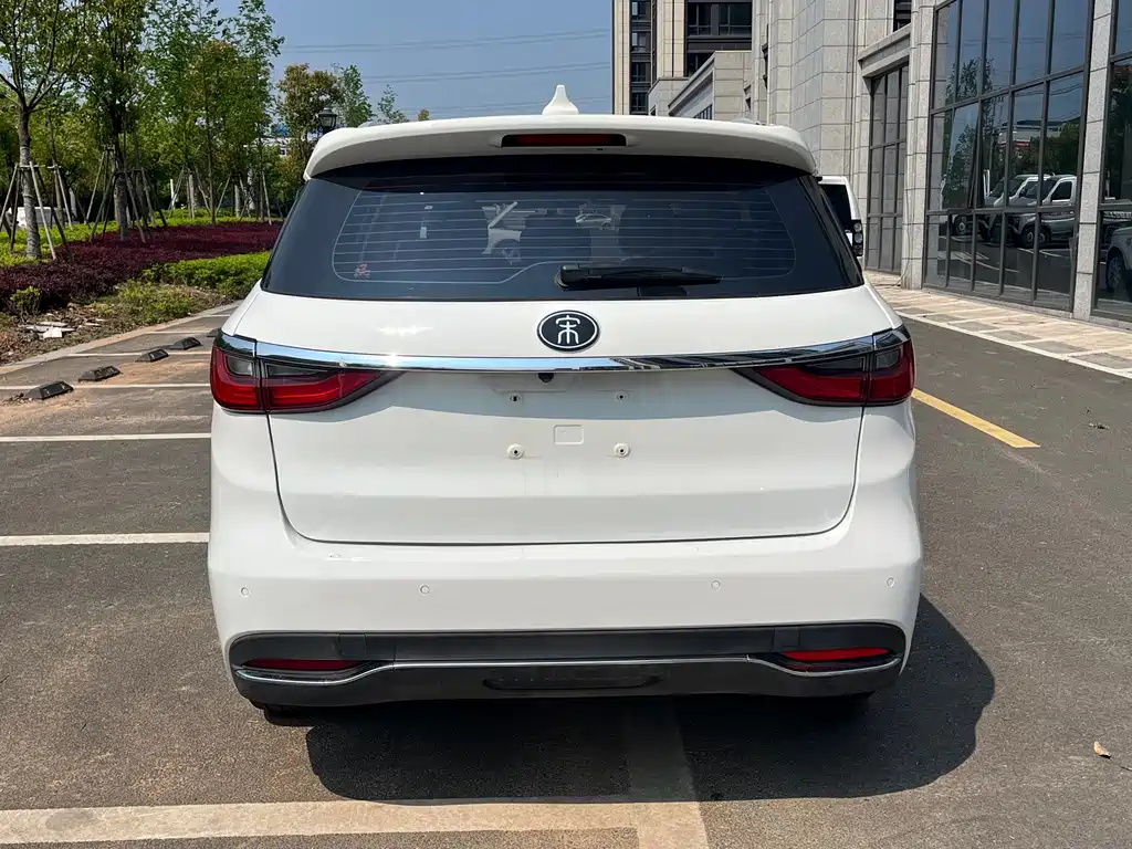 Song MAX 1.5 T Auto Connected Elite 7-seat