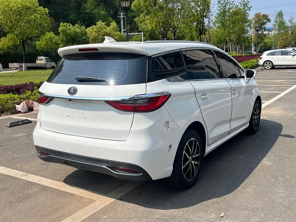 Song MAX 1.5 T Auto Connected Elite 7-seat