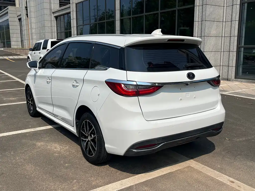 Song MAX 1.5 T Auto Connected Elite 7-seat