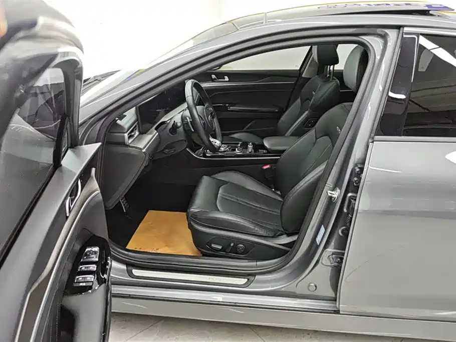 Kia K5 380 T GT-Line Flagship
