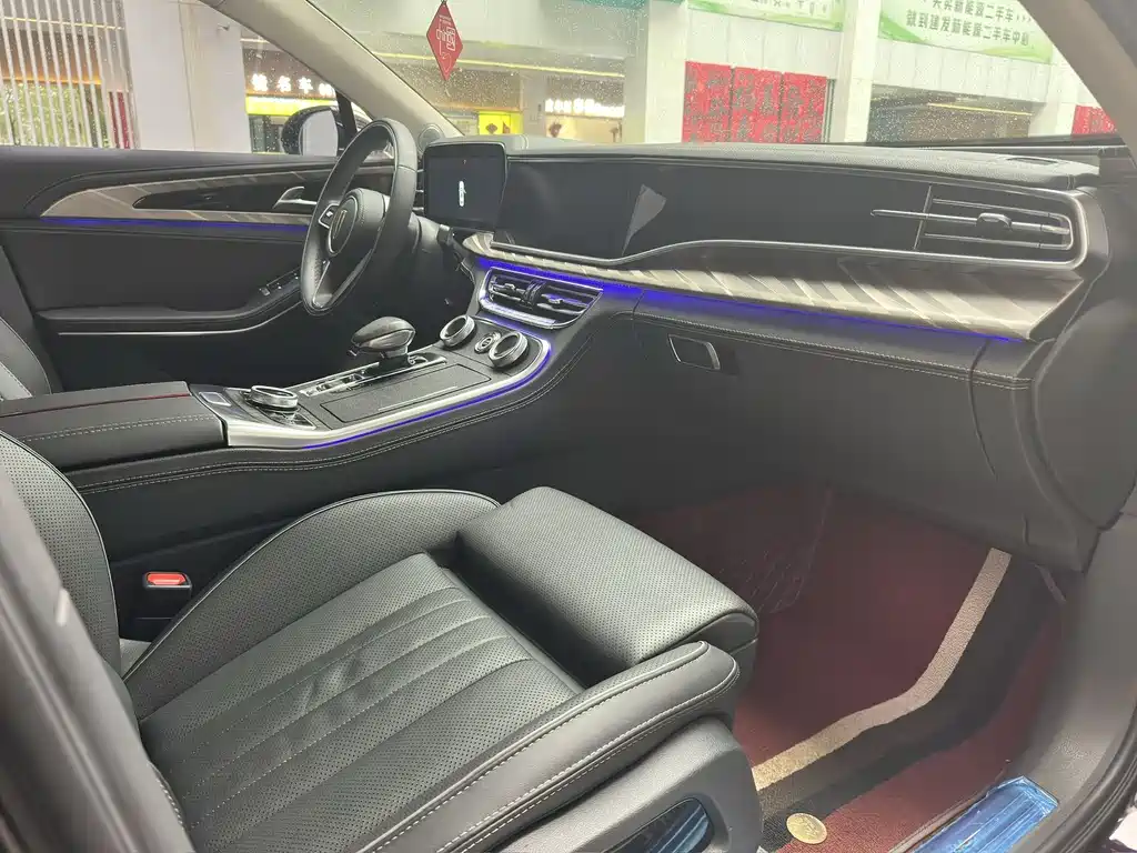 Hongqi H9 2.0 T Connected Flagship Enjoyment