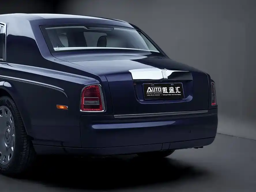 Phantom 6.7 L Extended EWB