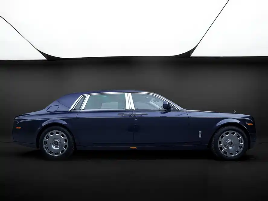 Phantom 6.7 L Extended EWB