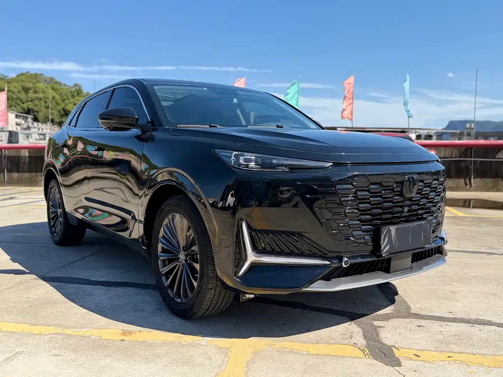 Changan UNI-K 2.0 T Outstanding