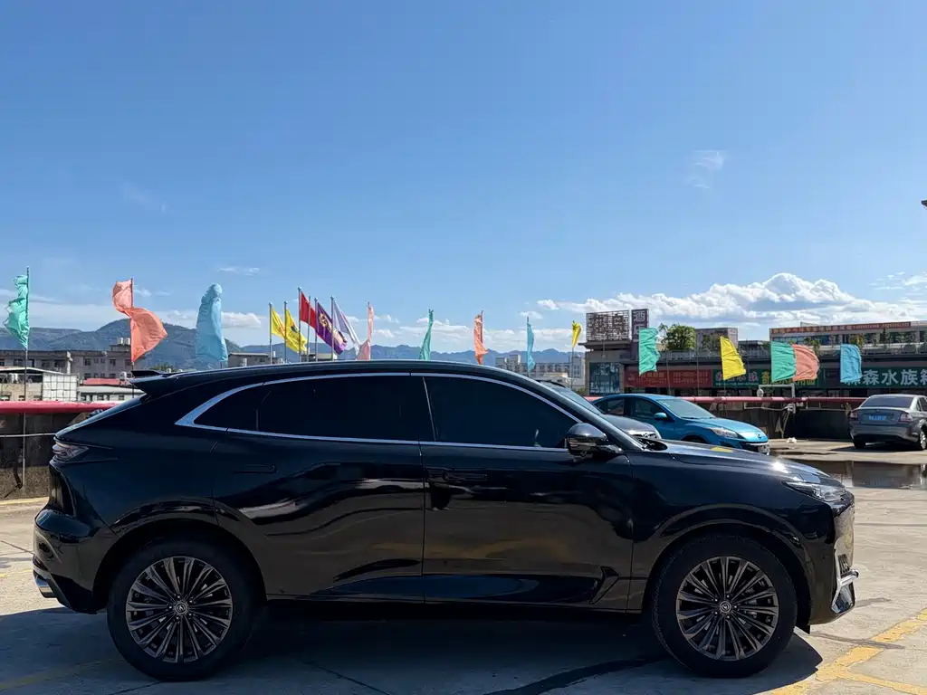 Changan UNI-K 2.0 T Outstanding