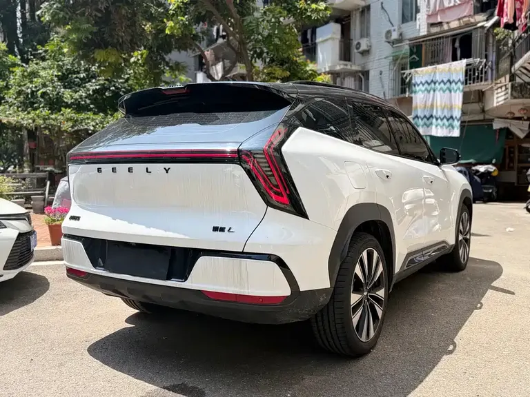 Geely Boyue L 4 th Gen 1.5 TD DCT Splendid