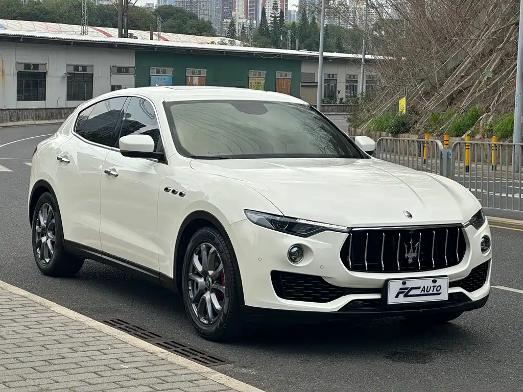 Levante 3.0 T Standard