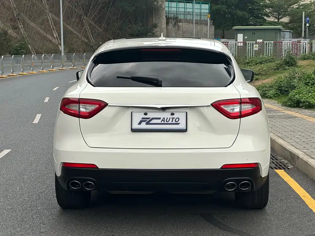 Levante 3.0 T Standard
