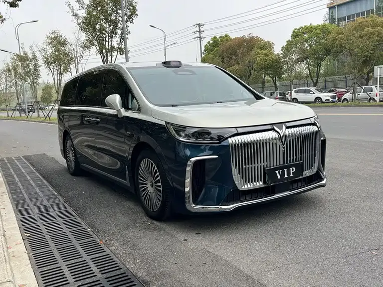 Voyah Dreamer PHEV 4 WD Flagship Qiankun
