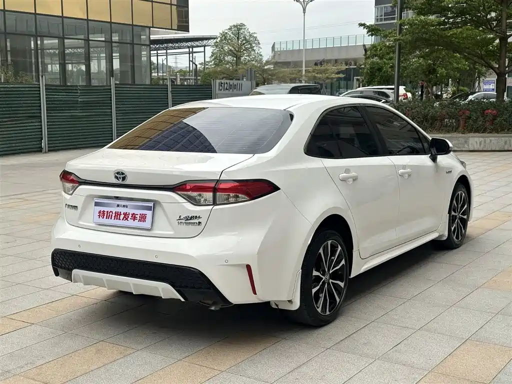 Levin Dual Engine 1.8 H E-CVT Sport