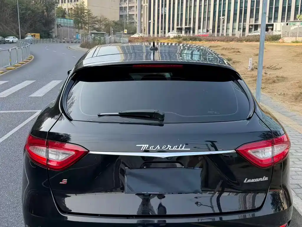 Levante 3.0 T S Standard