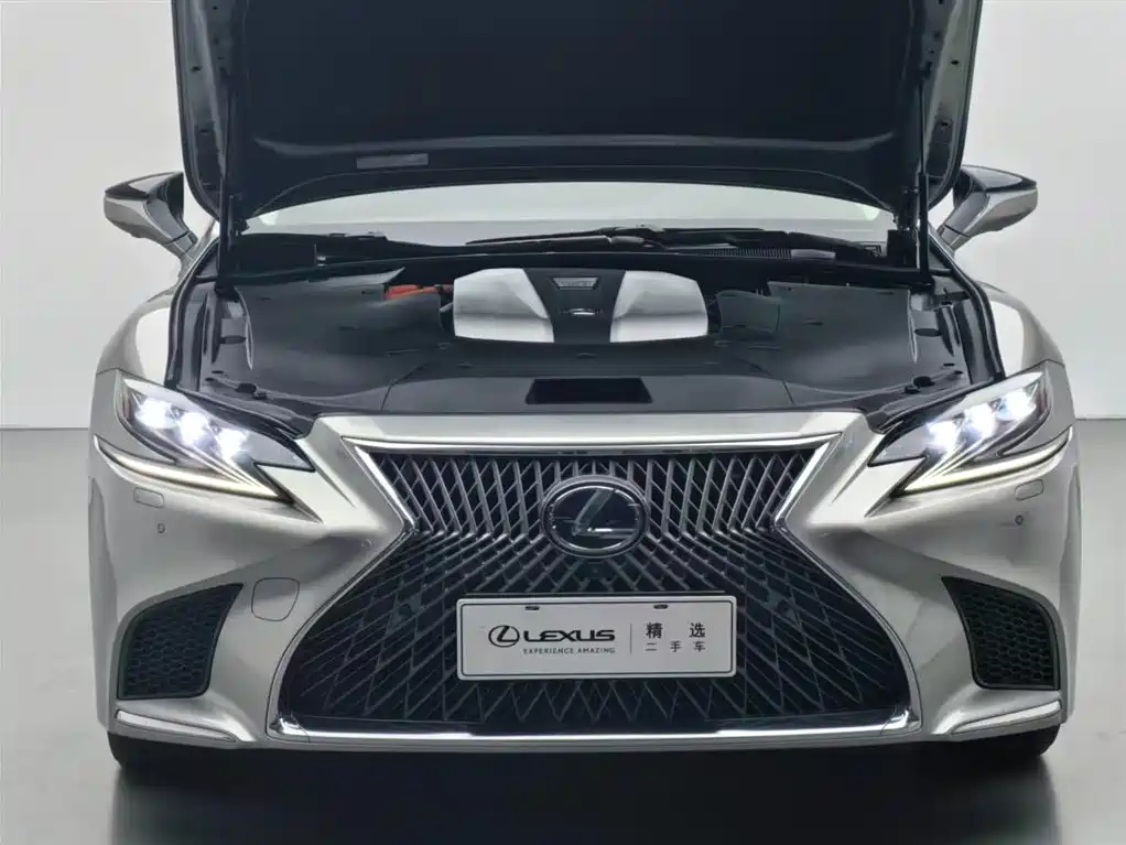 Lexus LS 500 h Outstanding CN-V