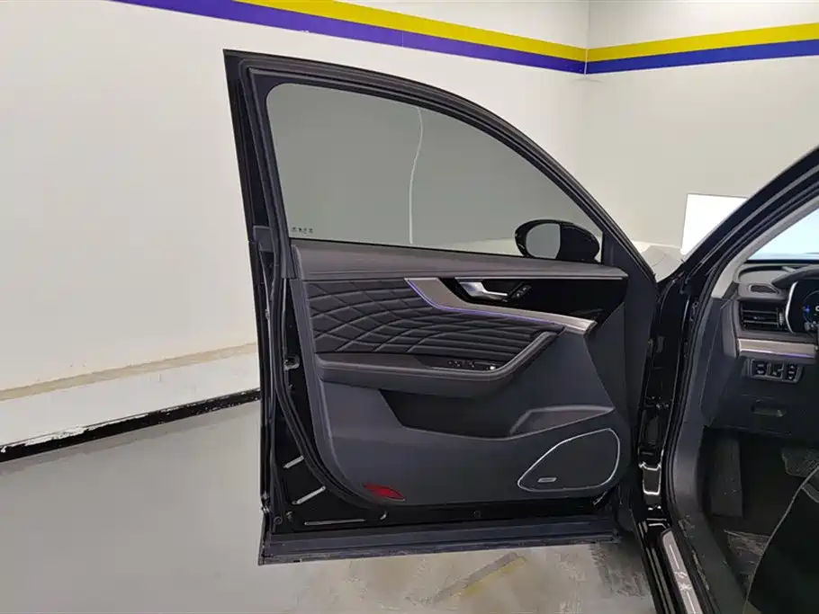 Hongqi HS5 Facelift 2.0 T Connected Flagship Enjoyment