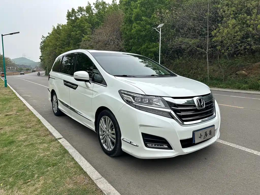 Elysion 2.4 L Style