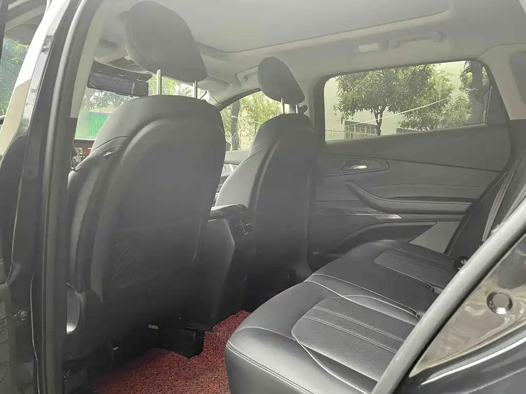 Exeed Lingyun 星途凌云 2019款 1.6 T 两驱铂金版
