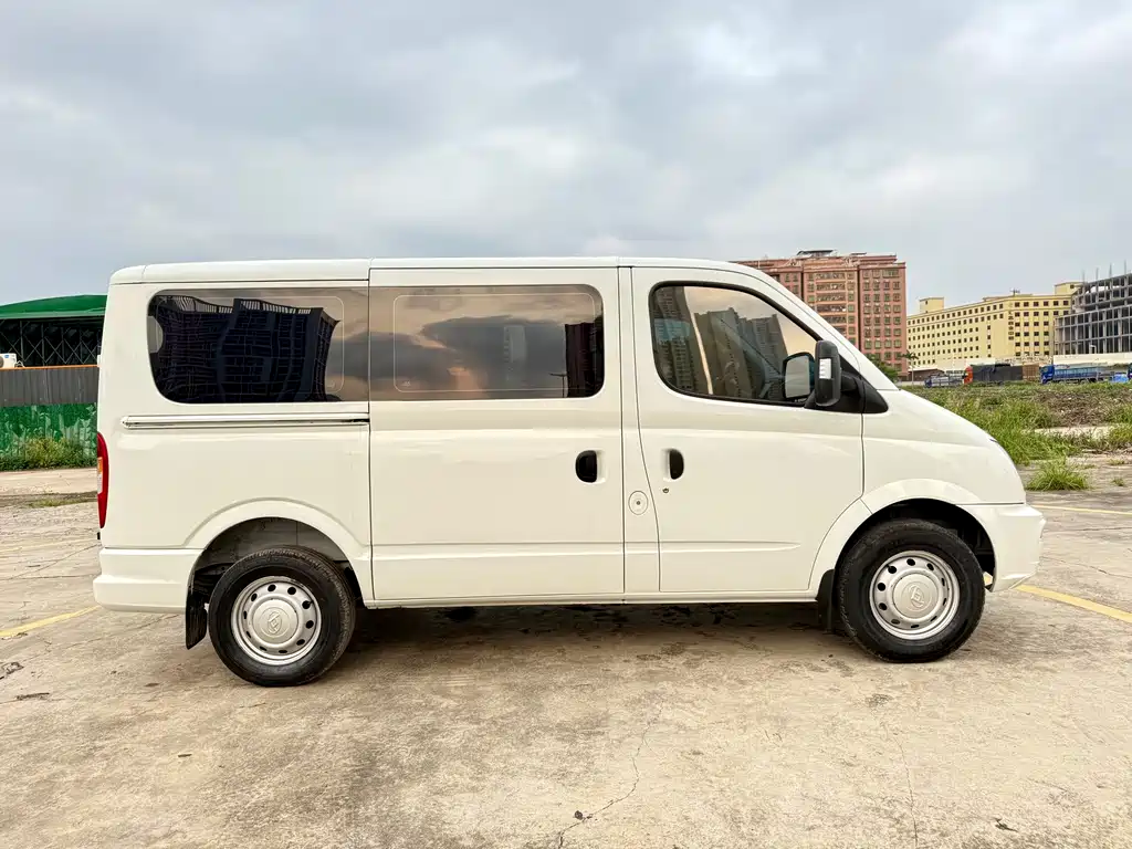 Xintu V80 2.0 T PLUS Manual City SWB Super Low Roof 7 8 9-seat