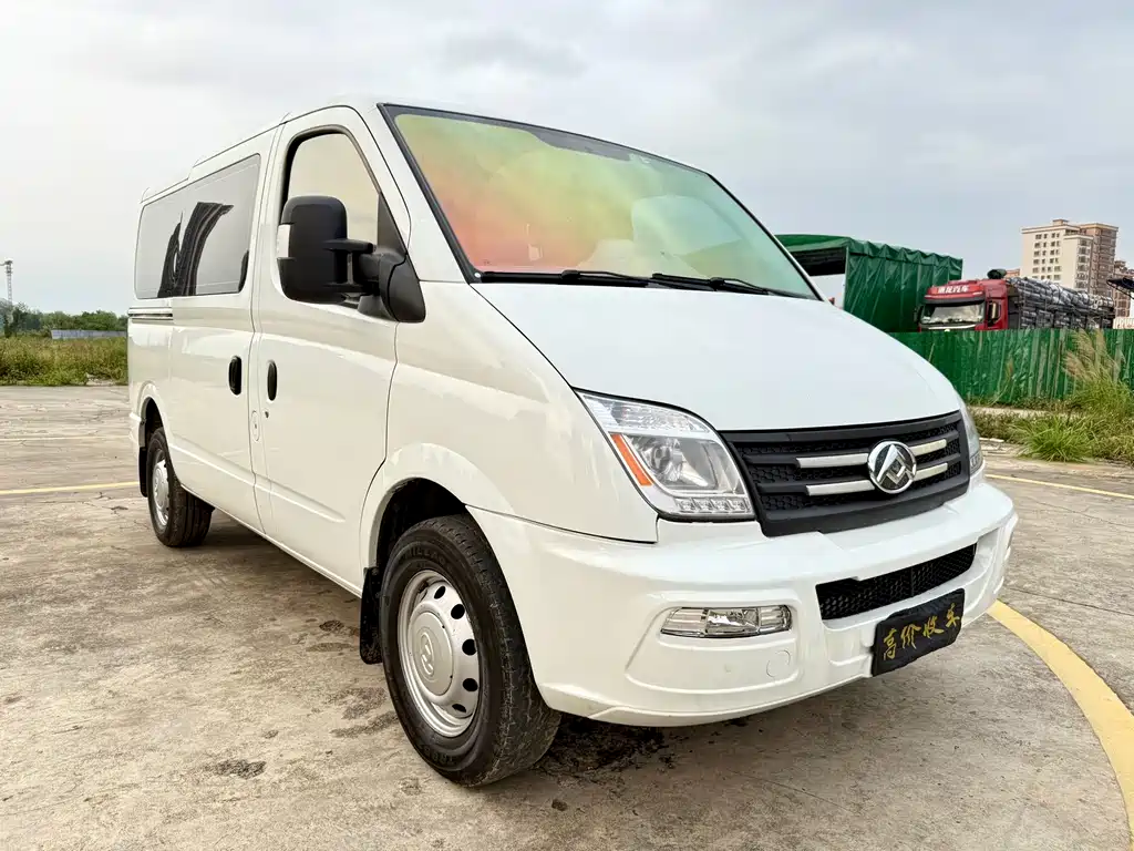 Xintu V80 2.0 T PLUS Manual City SWB Super Low Roof 7 8 9-seat