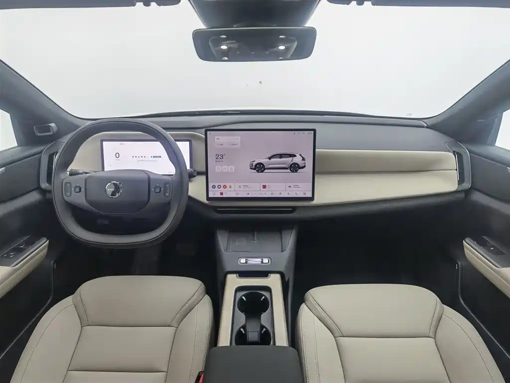 Volvo XC70 PHEV 沃尔沃XC70插电式混动 2026款 四驱超长续航Core