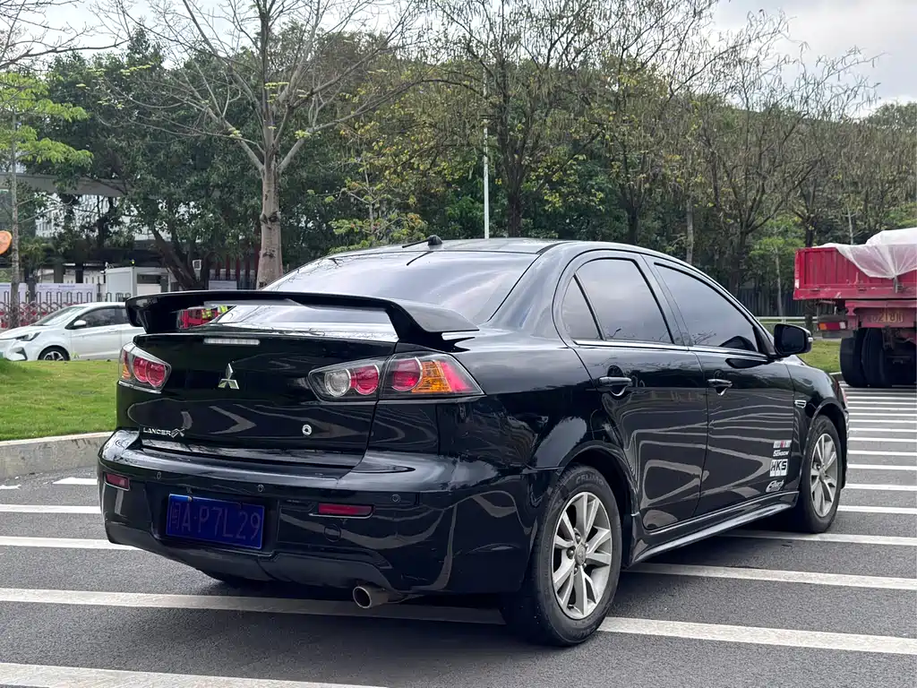 Lancer EX 1.8 L CVT Zhishang CN-V