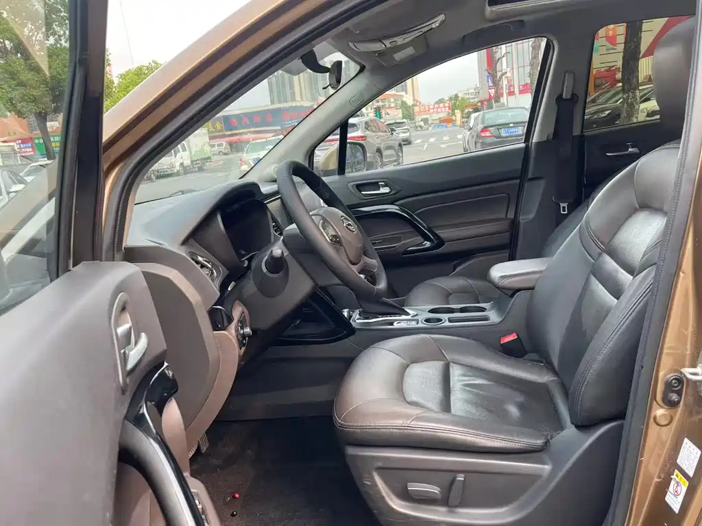 GAC Trumpchi GS4 235 T G-DCT Luxury