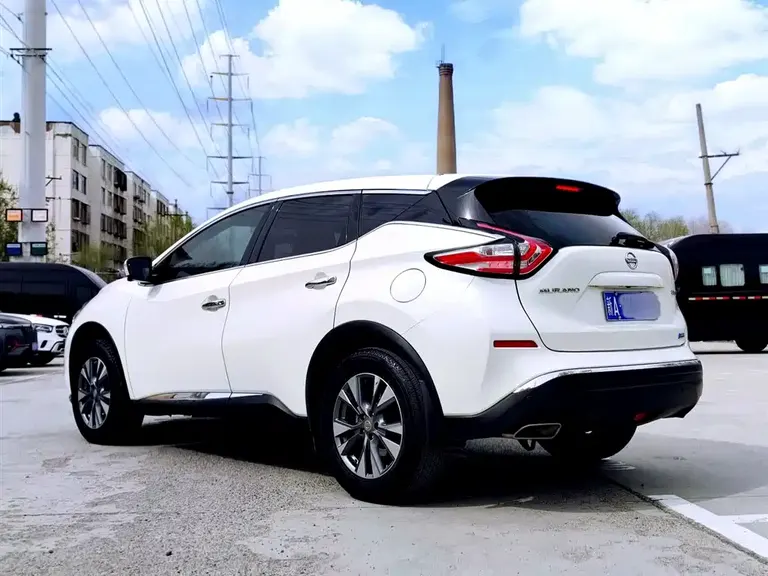 Nissan Murano 2.5 L XL 2 WD Connected Luxury