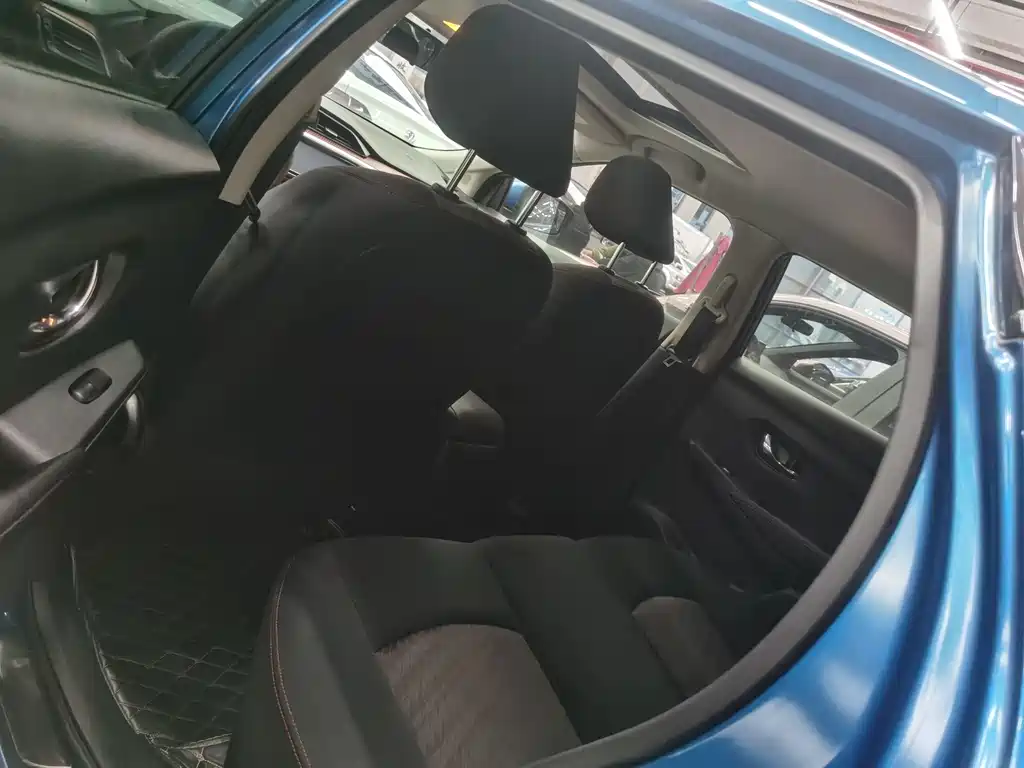 Lannia 蓝鸟 2018款 1.6 L CVT智酷潮音版