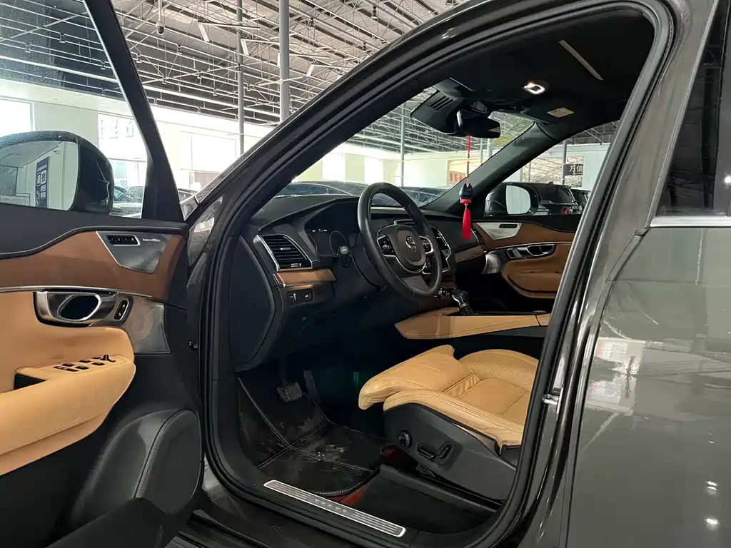 Volvo XC90 沃尔沃XC90 2019款 T6 智尊版 7座 国V