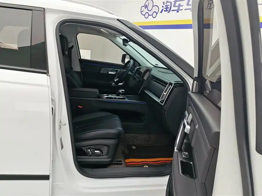 Explore 06 Urban 1.6 T 2 WD Luxury