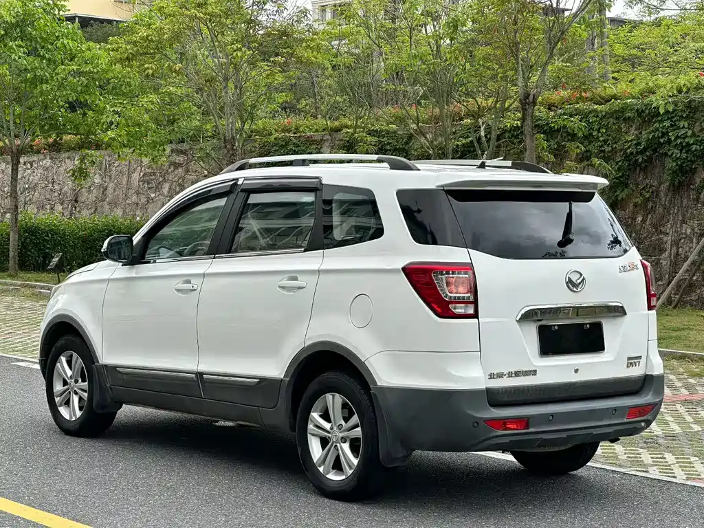 BAIC Huansu S3 1.5 L Manual Luxury