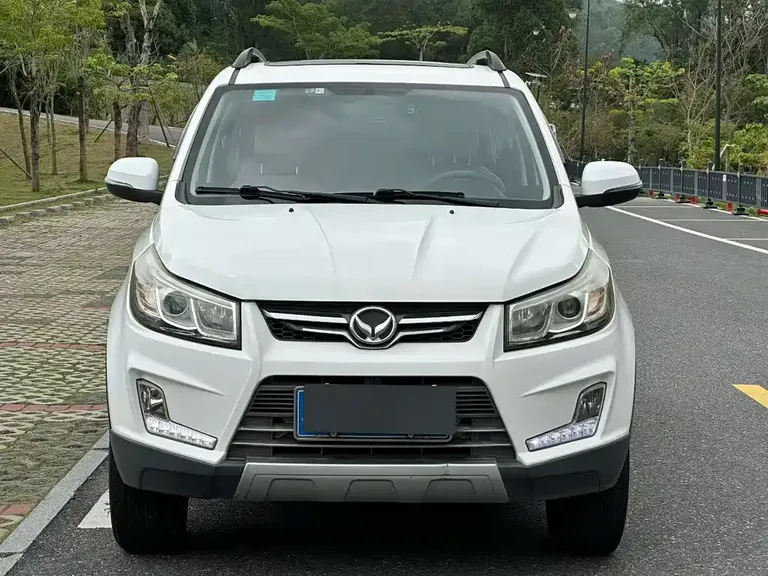 BAIC Huansu S3 1.5 L Manual Luxury