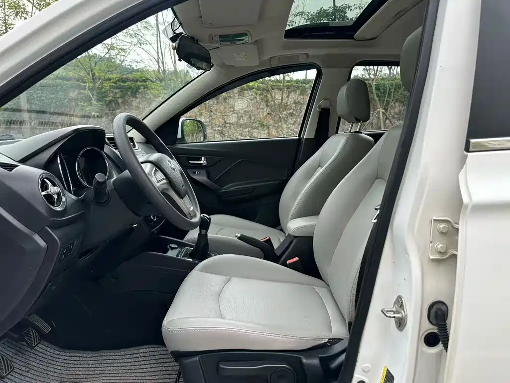 BAIC Huansu S3 1.5 L Manual Luxury