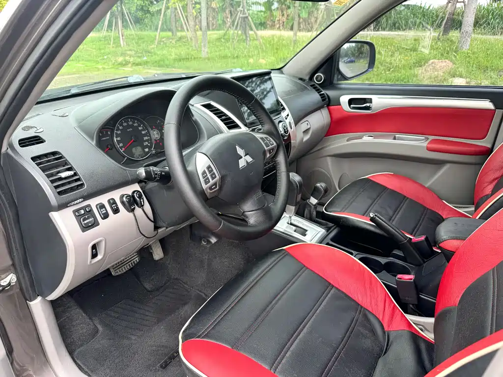 Pajero Sport 3.0 L Auto 4 WD Executive