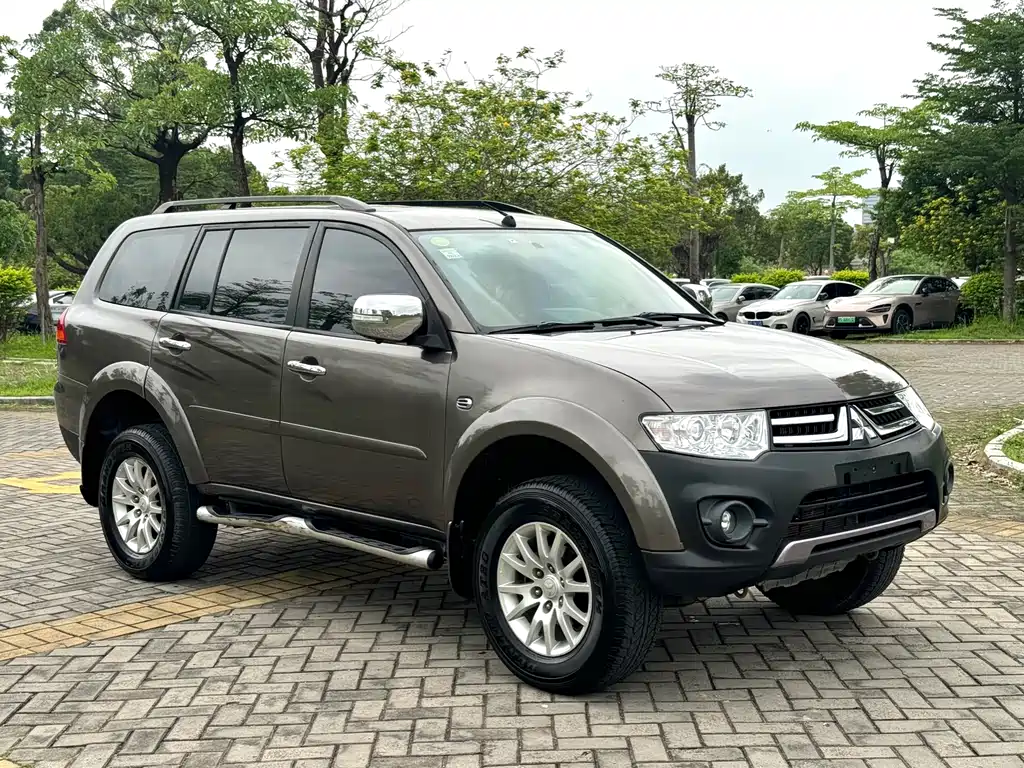 Pajero Sport 3.0 L Auto 4 WD Executive