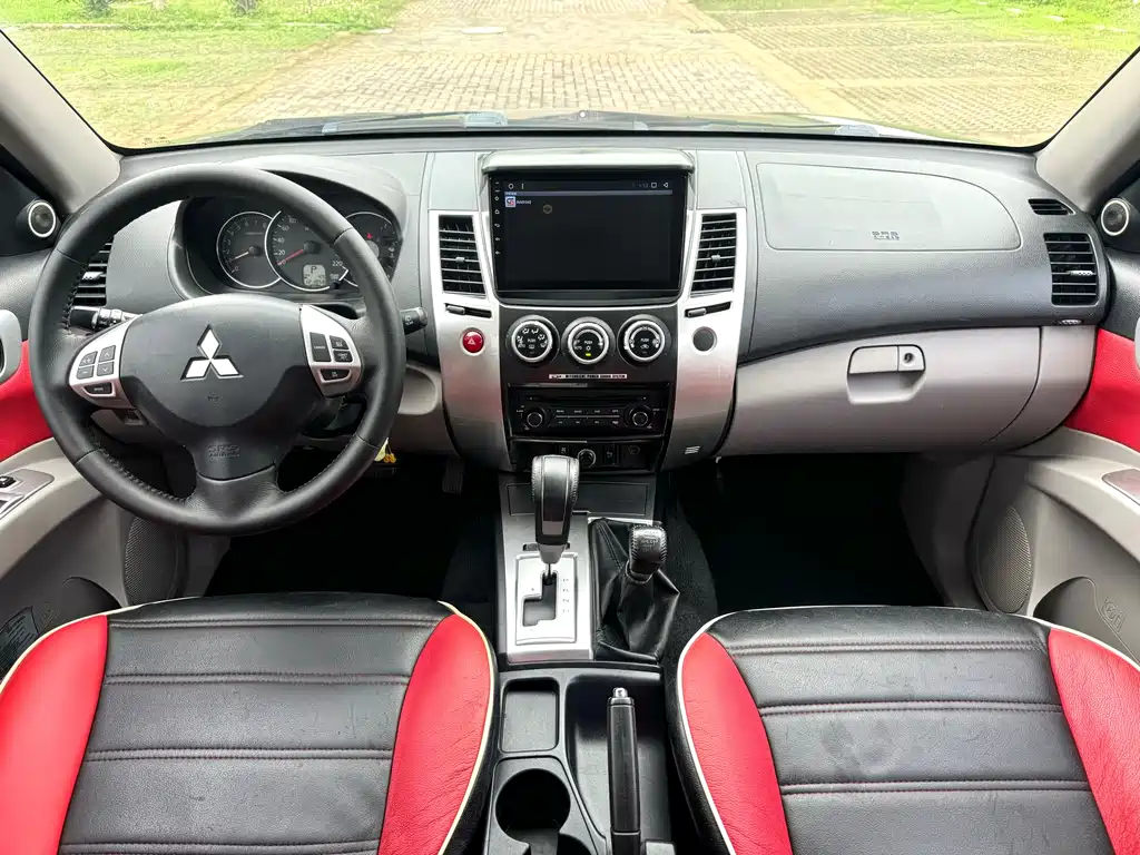 Pajero Sport 3.0 L Auto 4 WD Executive