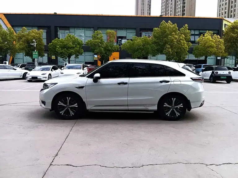Honda UR-V 370 TURBO 2 WD Graceful