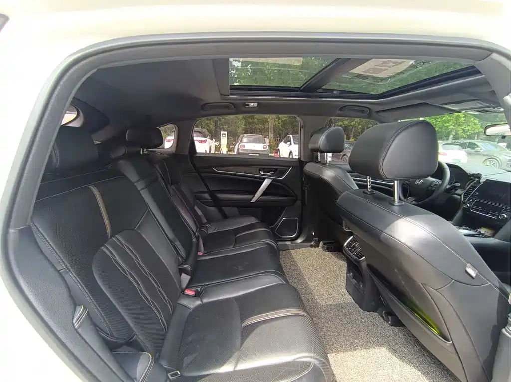 Honda UR-V 370 TURBO 2 WD Graceful