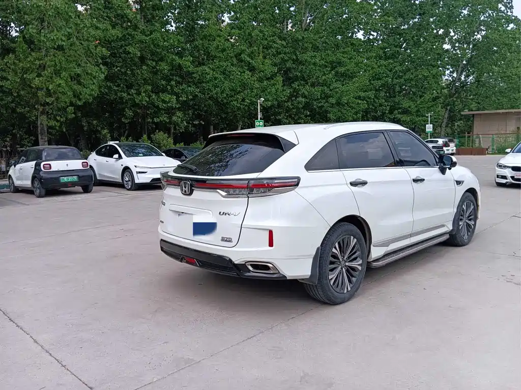 Honda UR-V 370 TURBO 2 WD Graceful