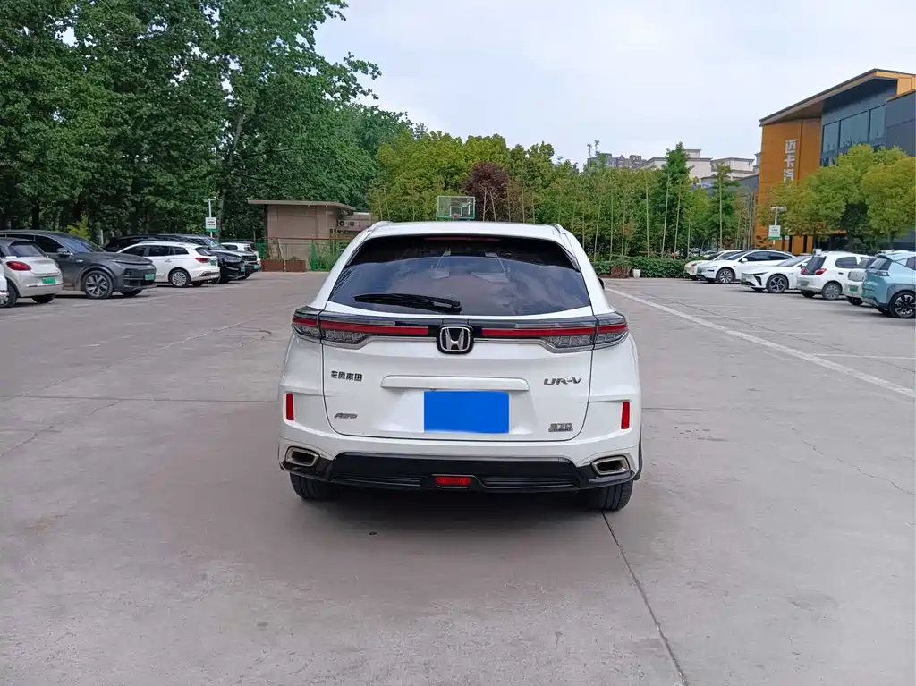 Honda UR-V 370 TURBO 2 WD Graceful