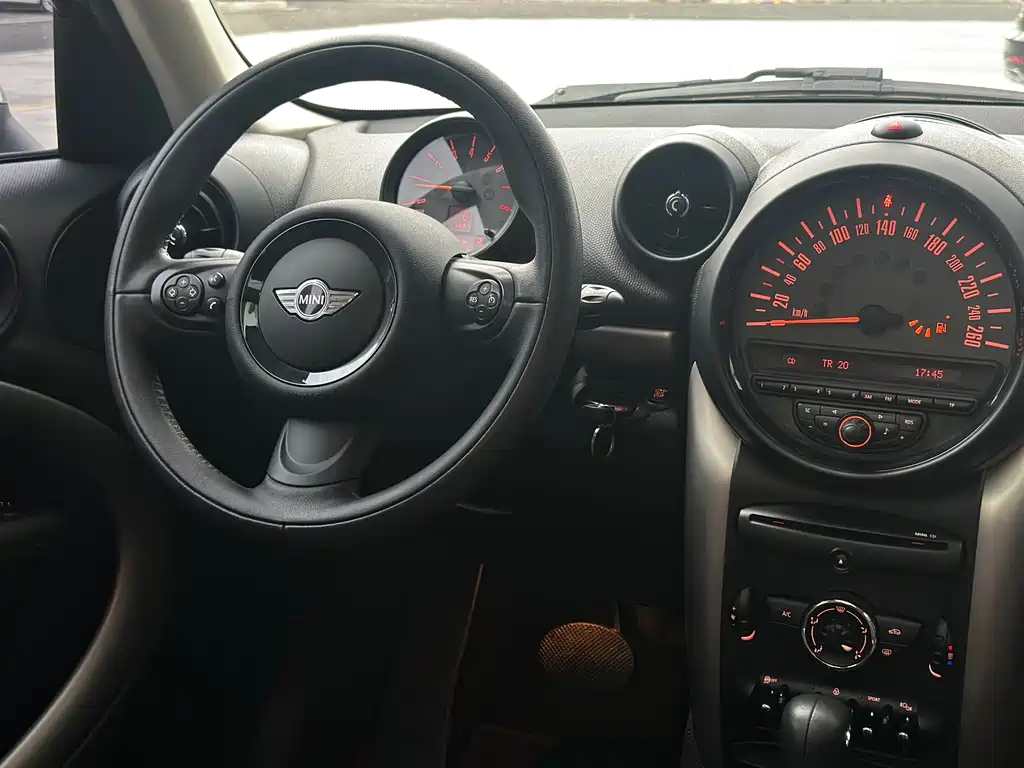 MINI COUNTRYMAN 1.6 T COOPER ALL4 Fun