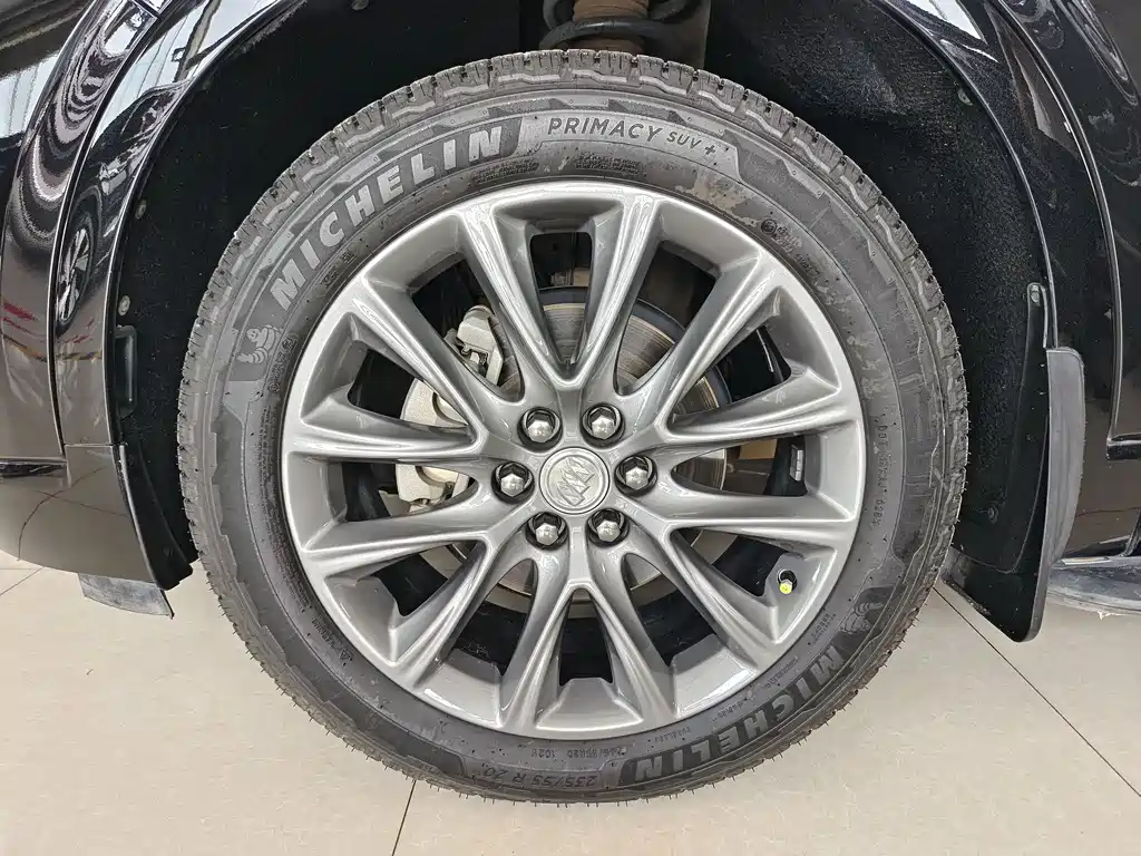 Enclave 28 T 4 WD Distinguished