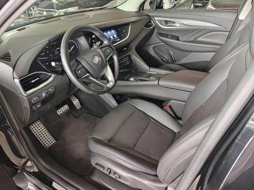 Enclave 28 T 4 WD Distinguished