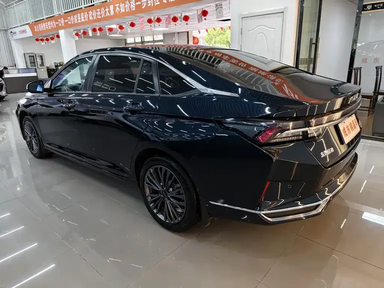 Dongfeng Yixuan MAX 1.5 T Super Style Dad