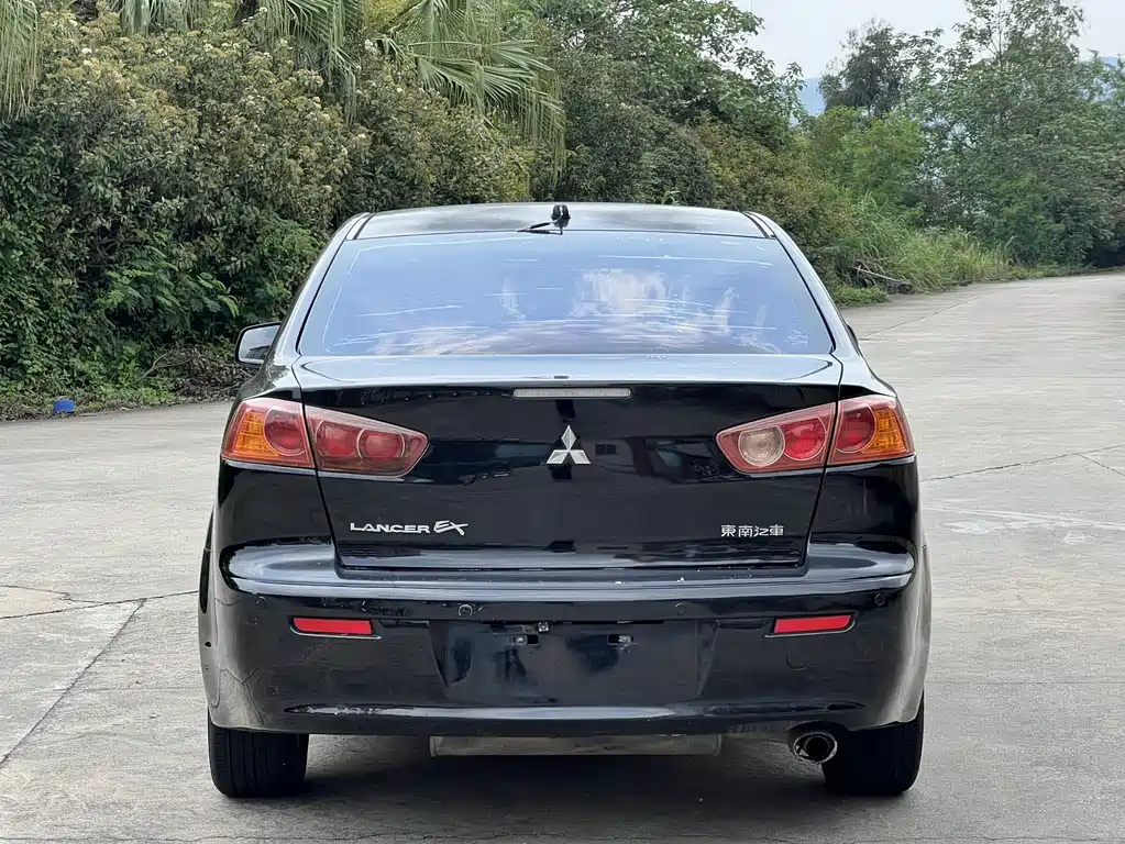 Lancer EX 翼神 2010款 时尚版 1.8 L 手动睿智型