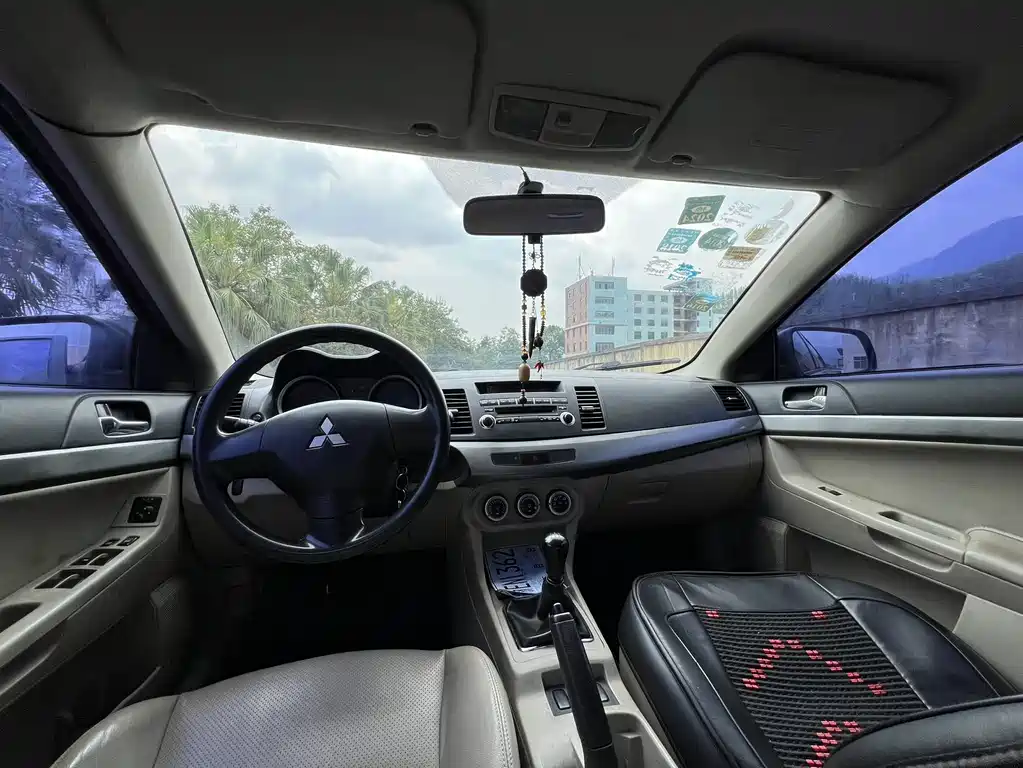 Lancer EX 翼神 2010款 时尚版 1.8 L 手动睿智型