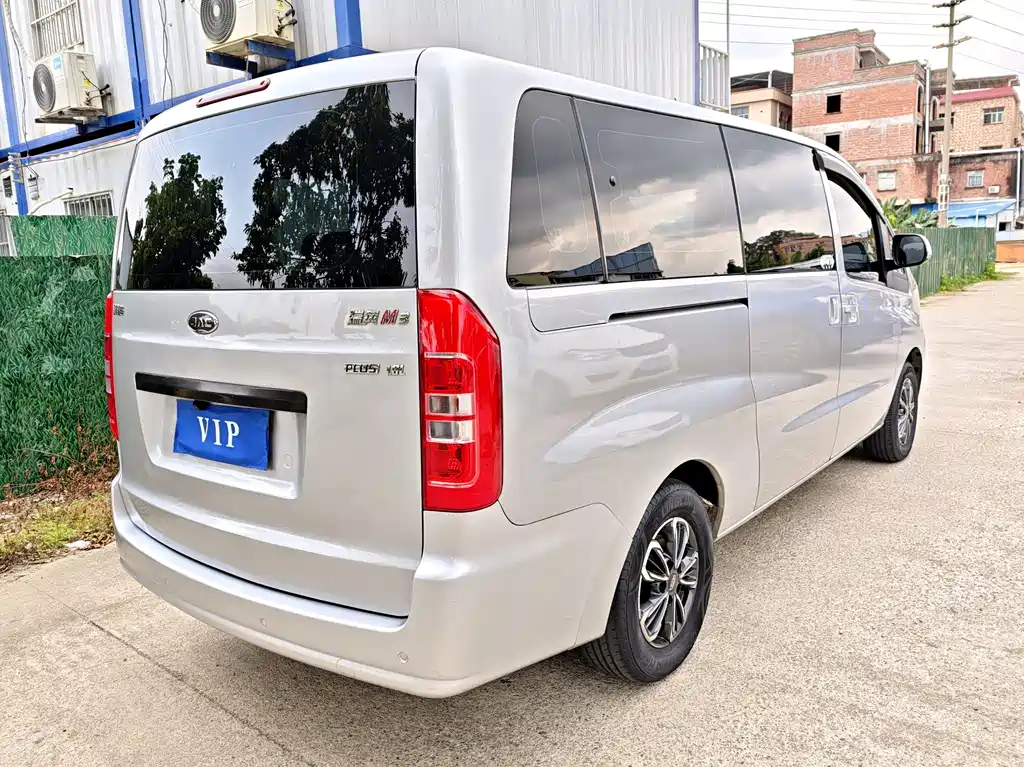Refine M3 瑞风M3 2019款 PLUS 宜家版 1.8 L 豪华型 9座