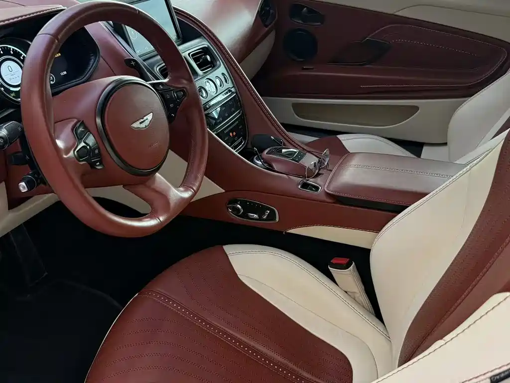 Aston Martin DB11 4.0 T V8 Coupe